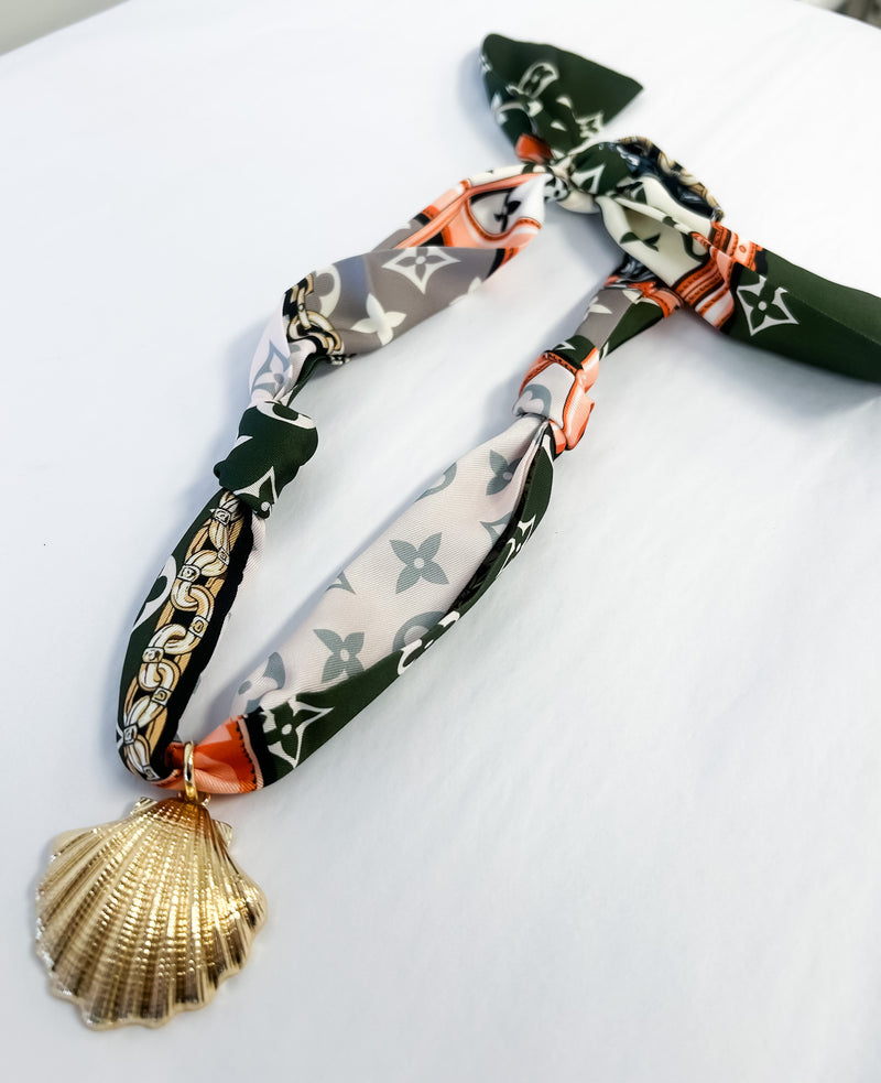 Scarf Necklace - Hunter Green Shell